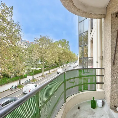 T3 With Balcony Overlooking The Bastille شقة *